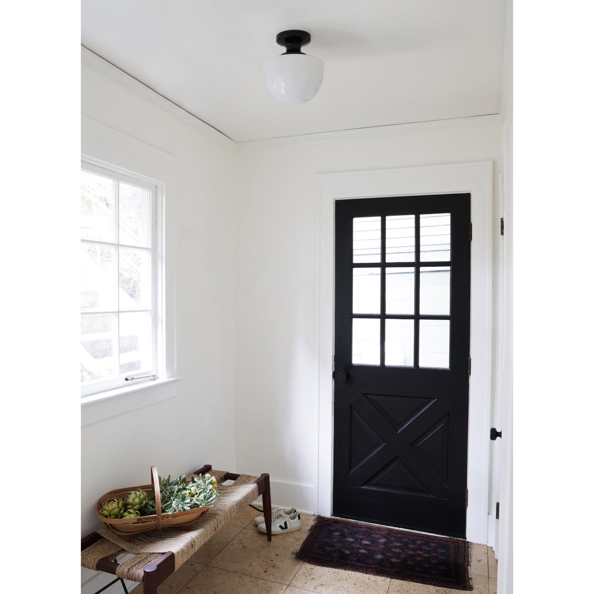 Allison Large shown in Gloss Black Glaze ceramic