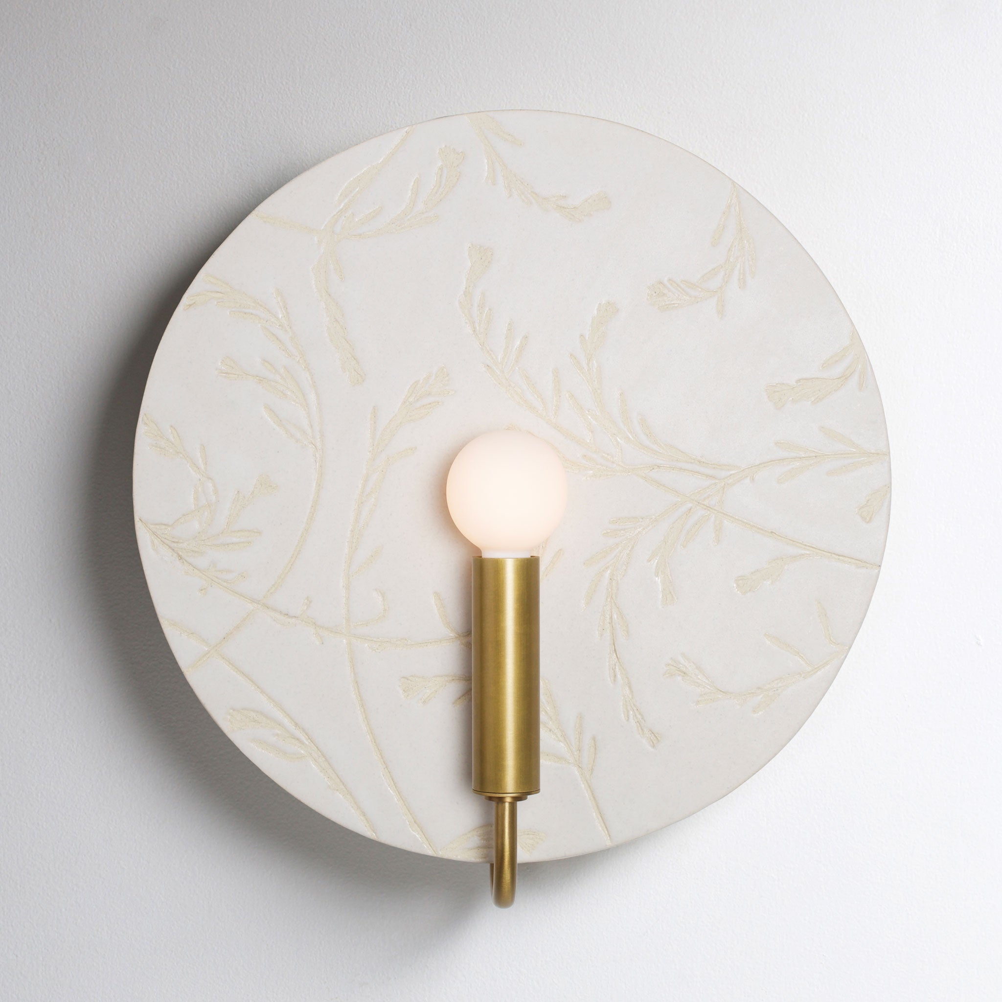 Tanglewood ADA shown in Heirloom Brass with a Natural White Tanglewood Ceramic