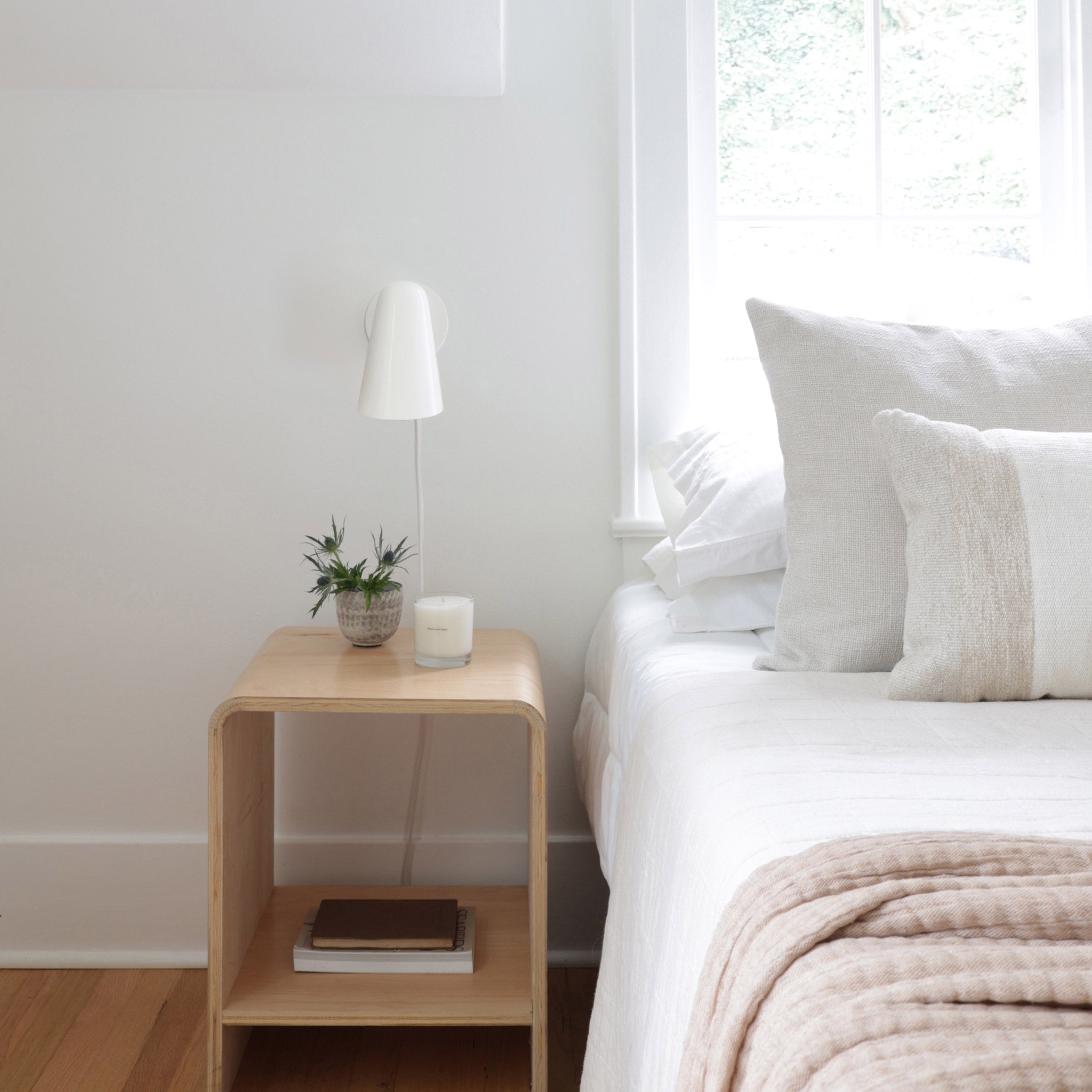 Wildwood shown in White with Cord