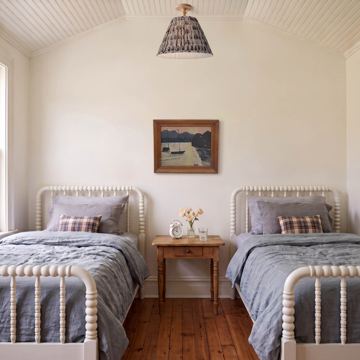 Yorkshire Surface shown with a Trulli Auburn Empire Shade