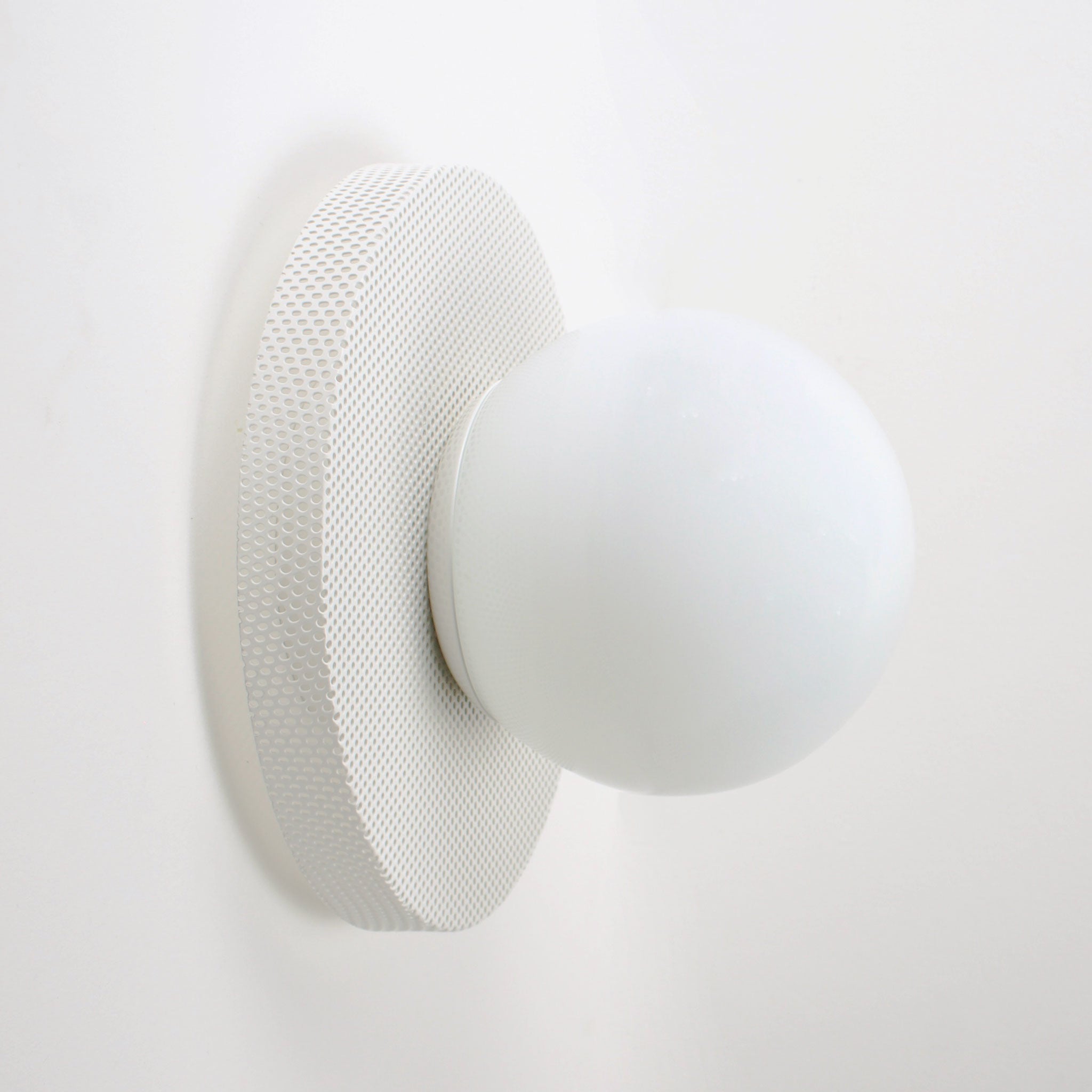 Otti 10" shown in White