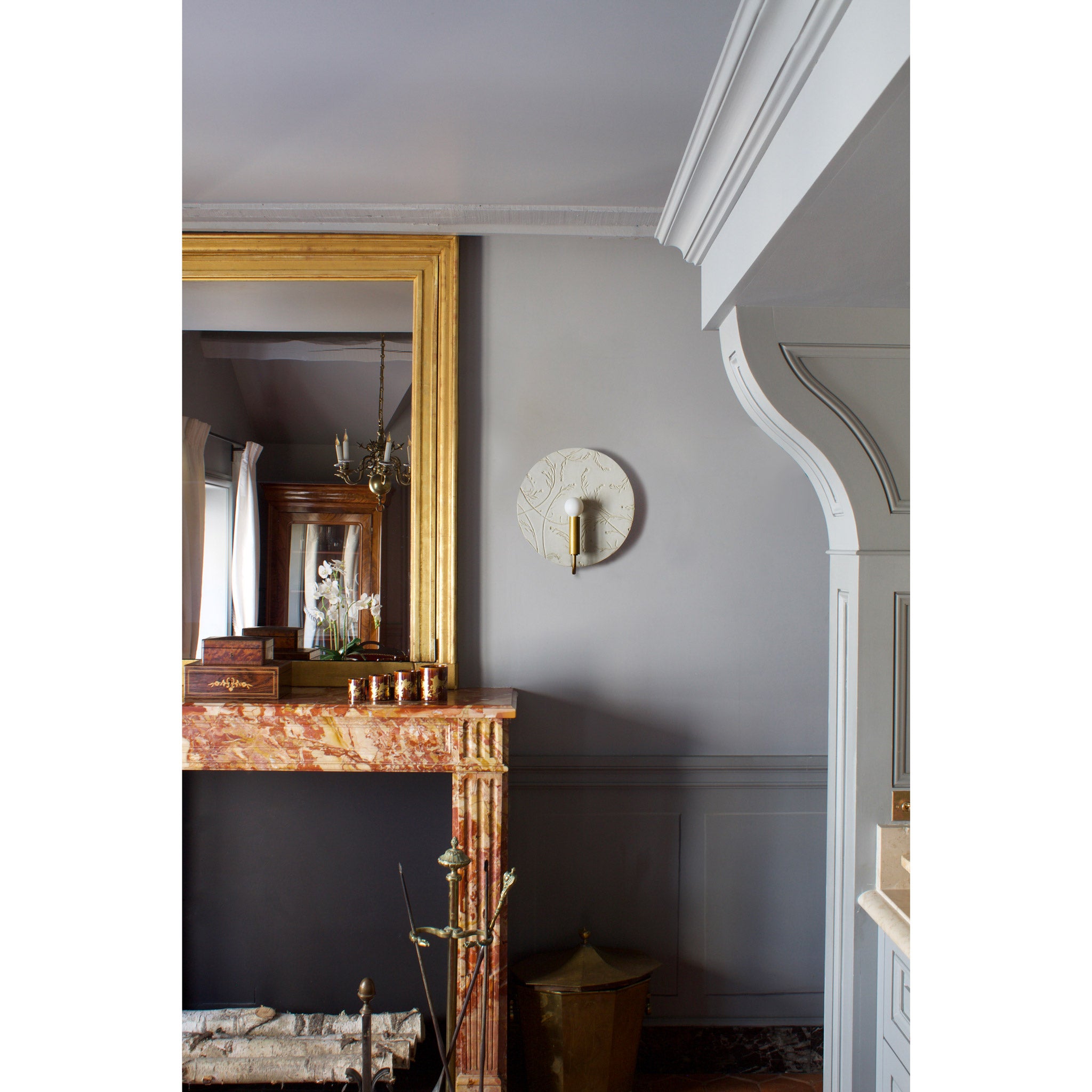 Tanglewood ADA shown in Heirloom Brass with a Natural White Tanglewood Ceramic