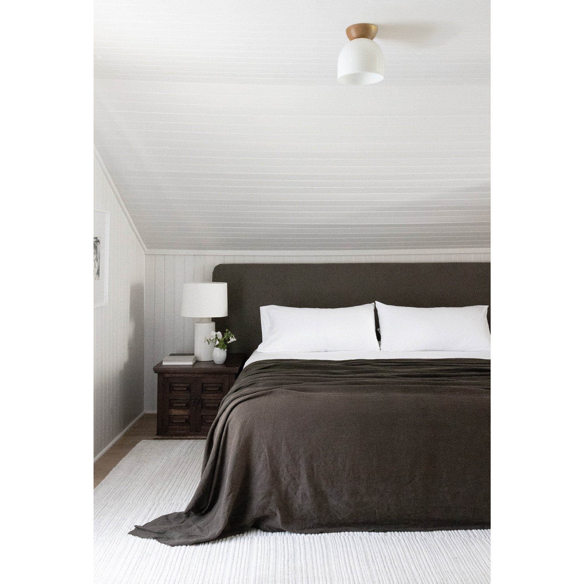 Glass Amélie Surface 8" shown with a Maple wood canopy