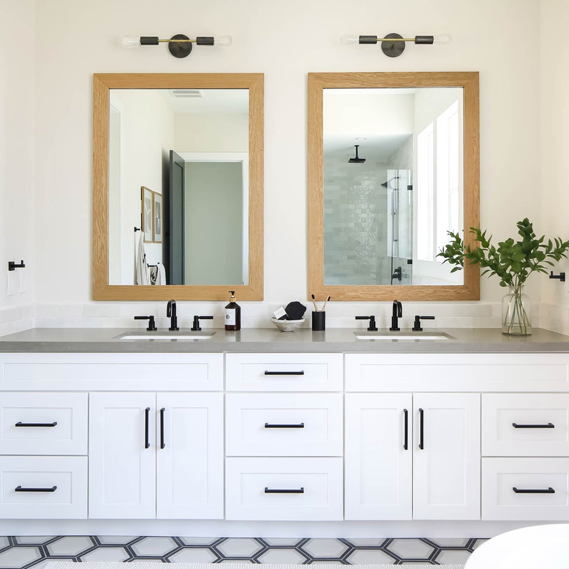 Venus shown in Graphite Patina with Brass accents. Interior design by Brooke Wagner Design. Photo by Ryan Garvin
