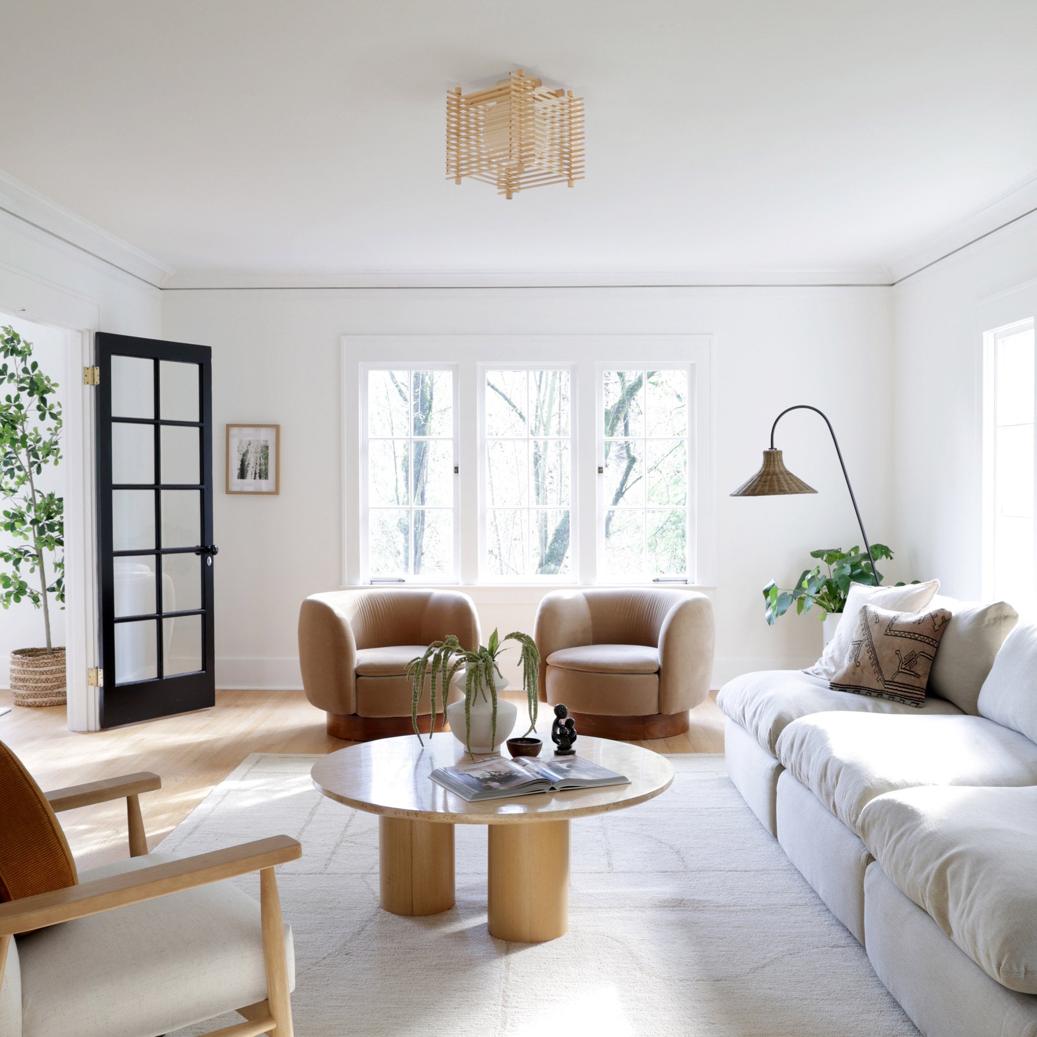 Full Size Yugen Surface shown in Birch with White, Interiors by Jica Interiors