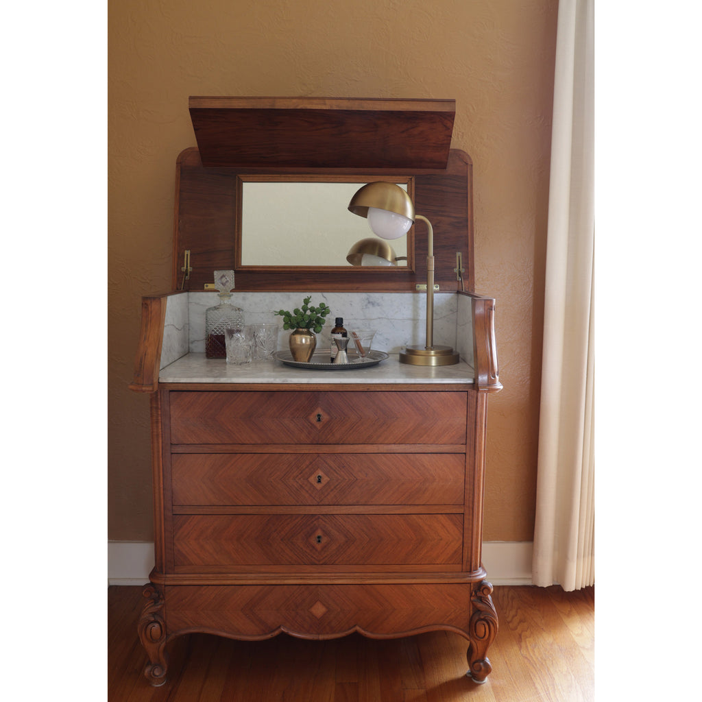 Noor Table Lamp shown in Heirloom Brass.