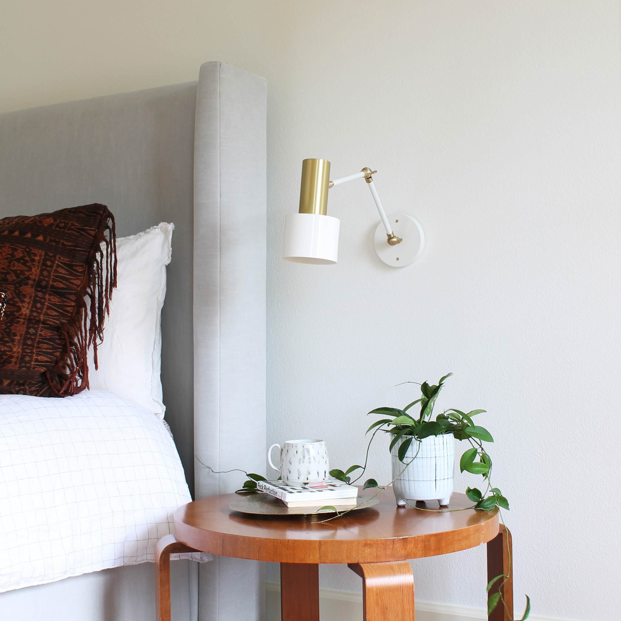 Ridge Double Articulated shown in White with Brass Accents