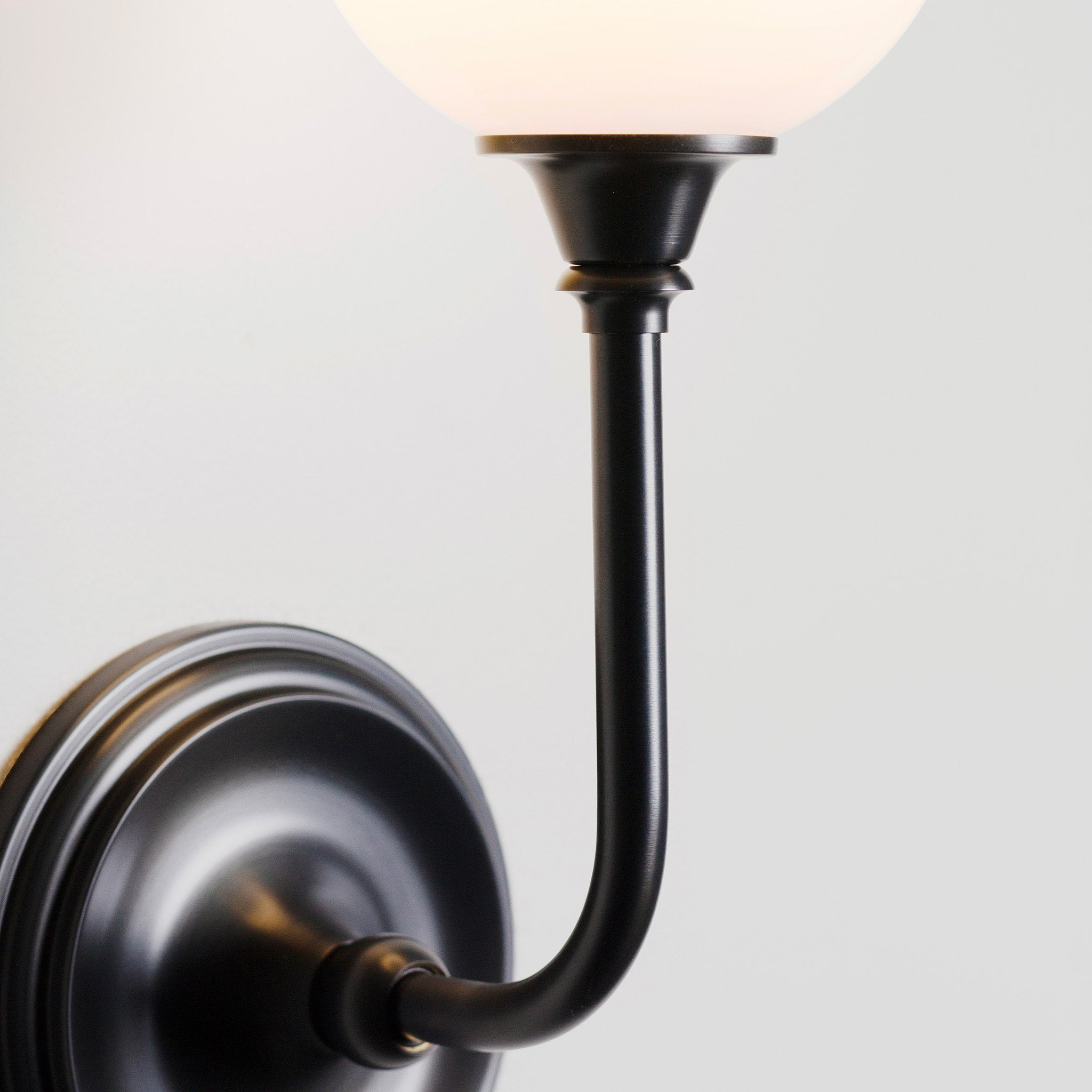 Bijou Single shown in Graphite Patina