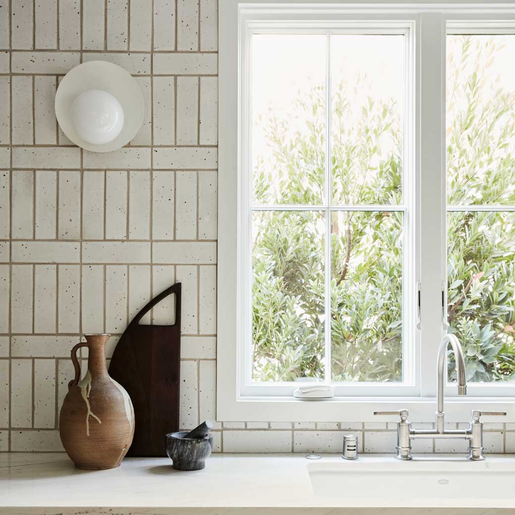 Pearl shown in White. Photo by Joe Schmelzer