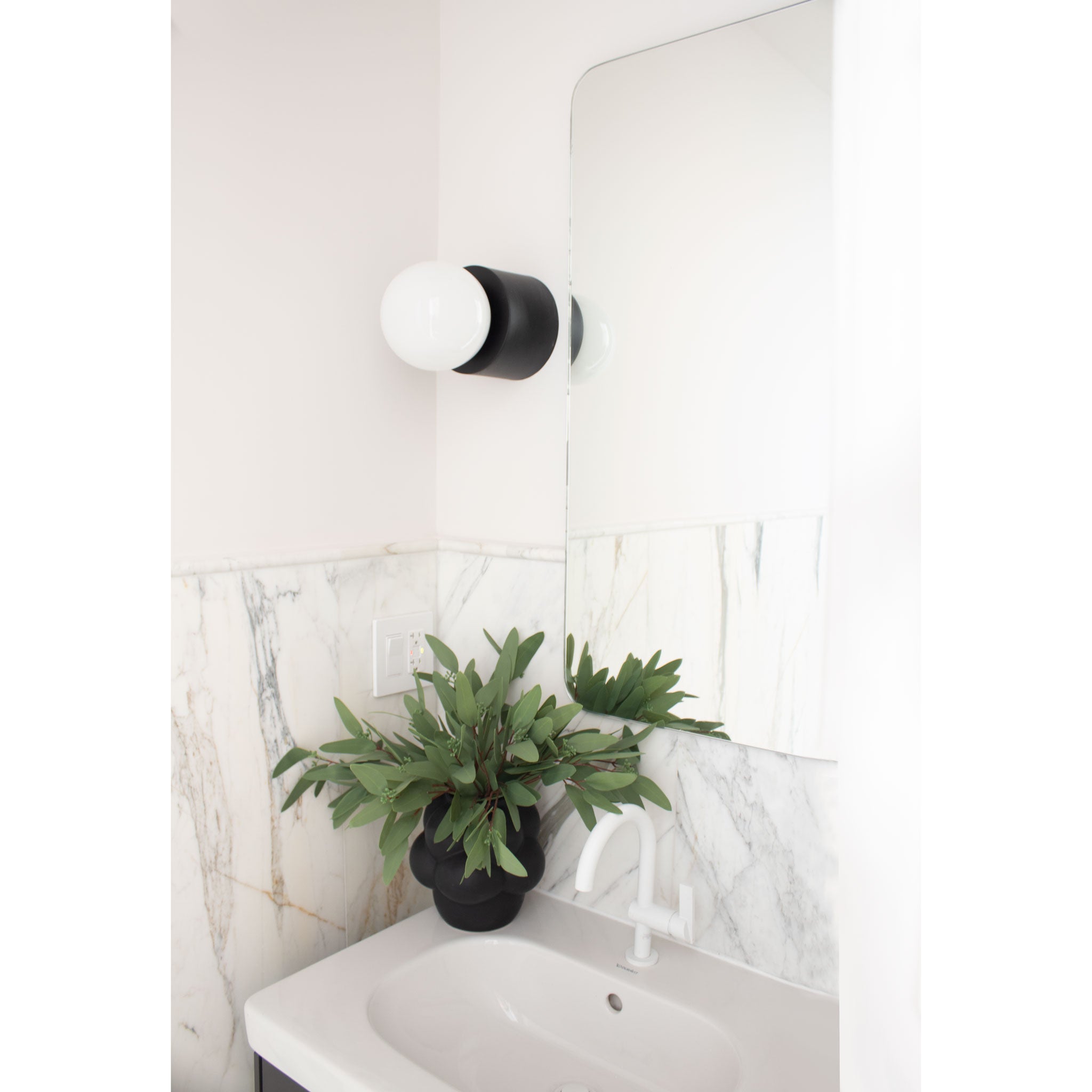 Sonya 6" shown in Matte Black