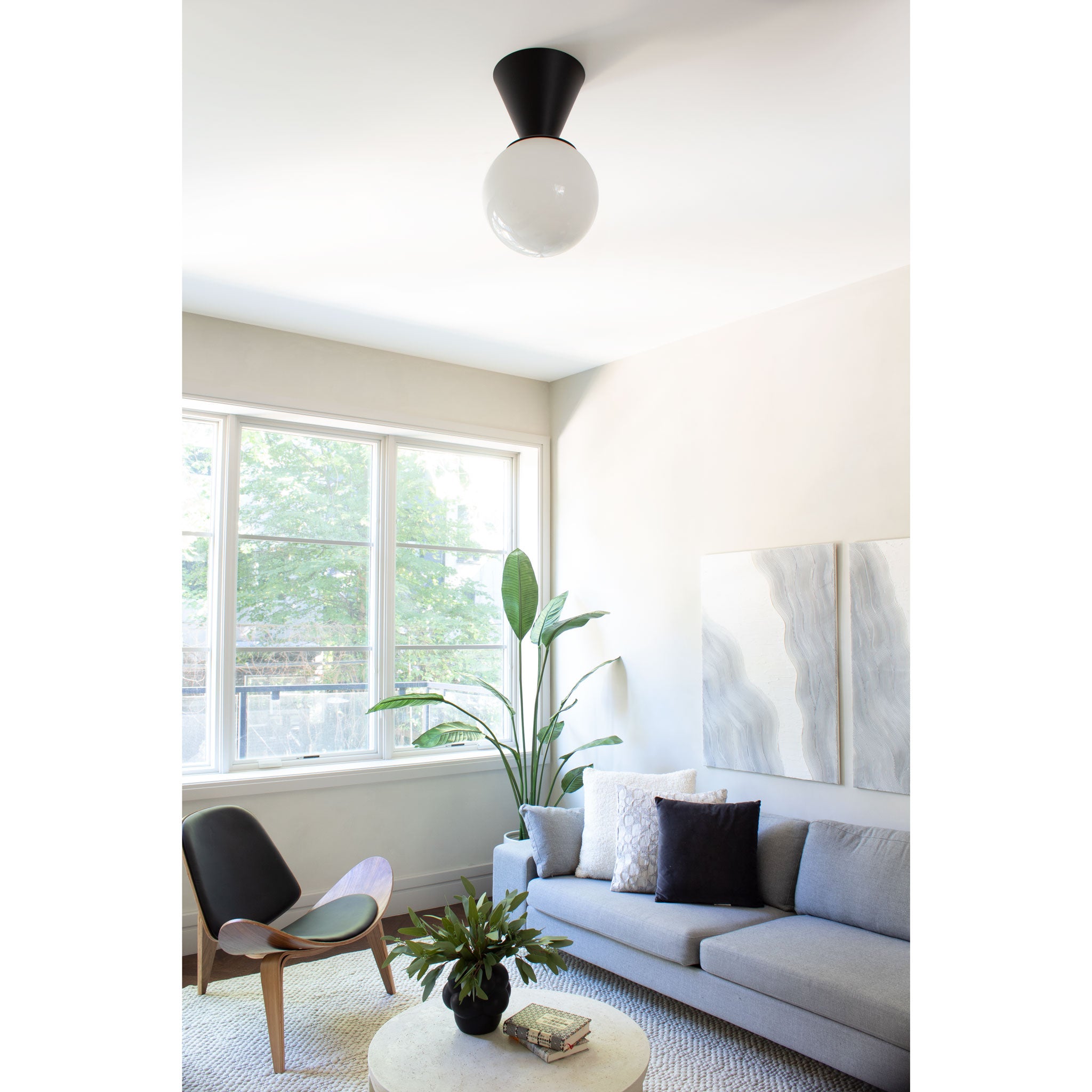 Summit 12" shown in Matte Black