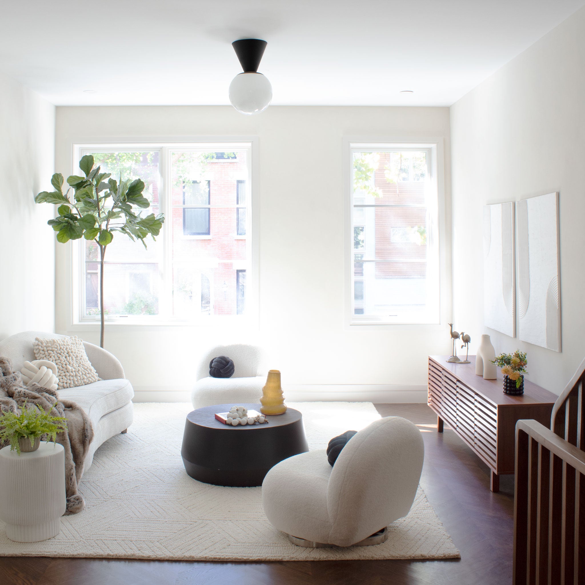 Summit 12" shown in Matte Black