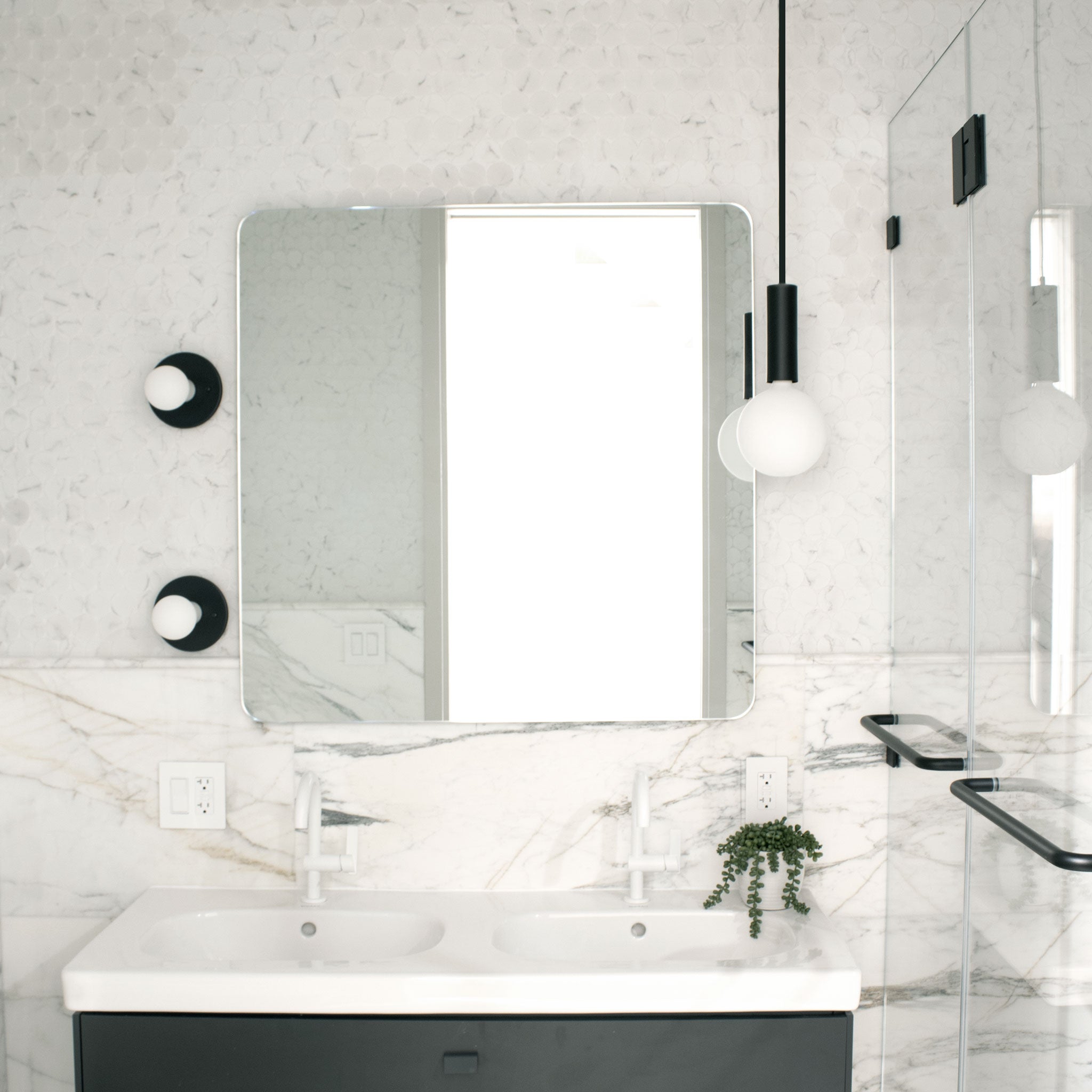 Fjord Rod Pendant shown in Matte Black 