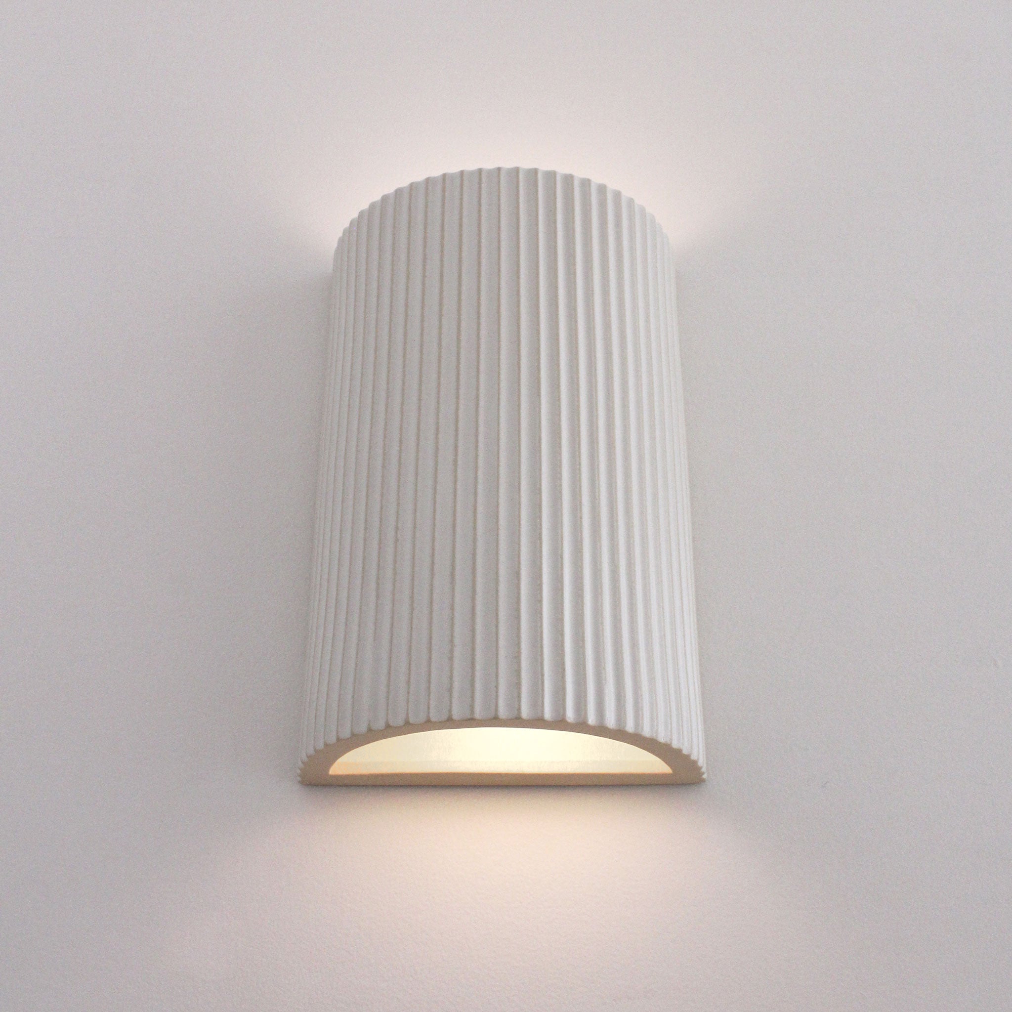 Tidlig Elendighed Fedt Tumwater ADA Ceramic Wall Light by Cedar & Moss | Fine Artisan Lighting –  Cedar and Moss