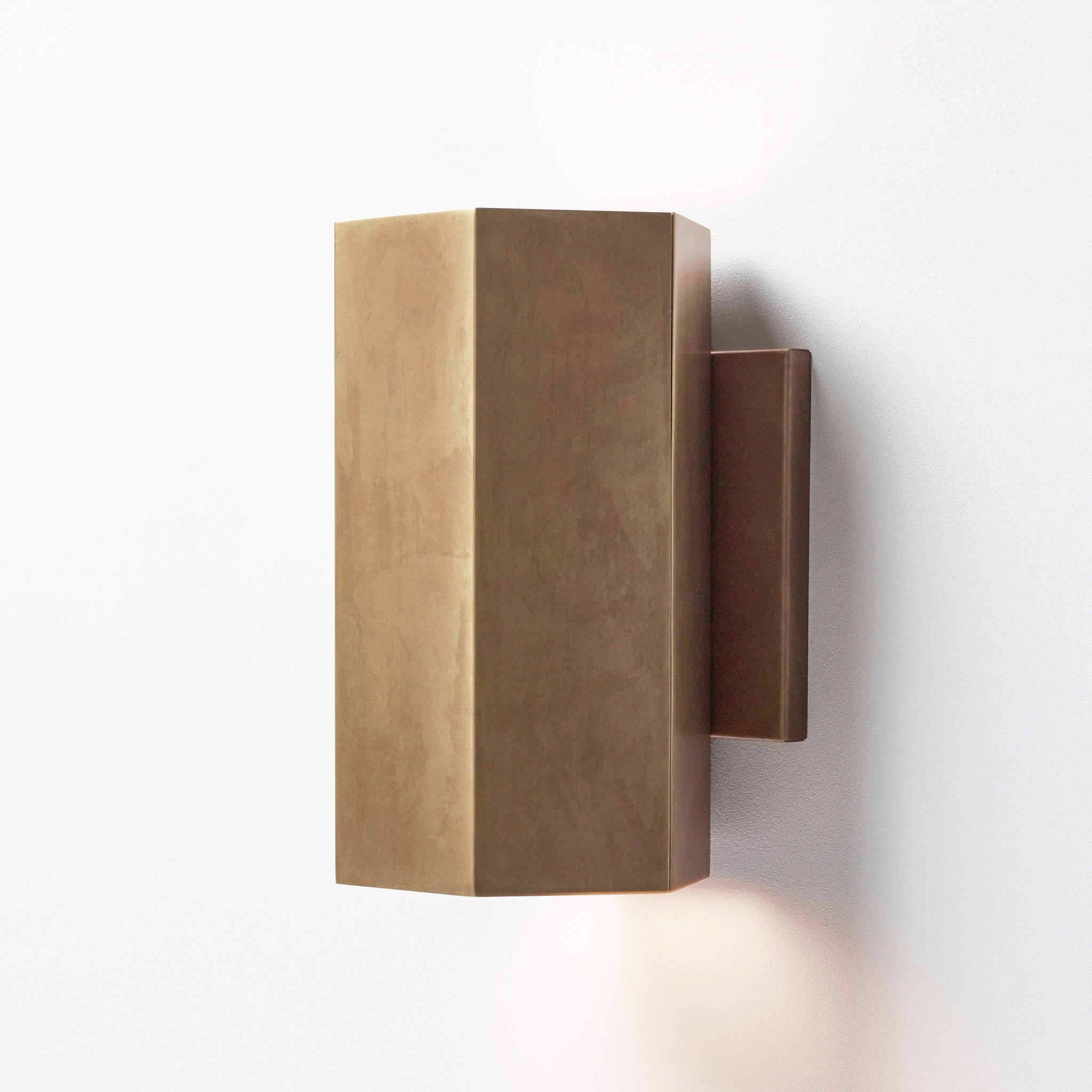 Viviane shown in Heirloom Brass